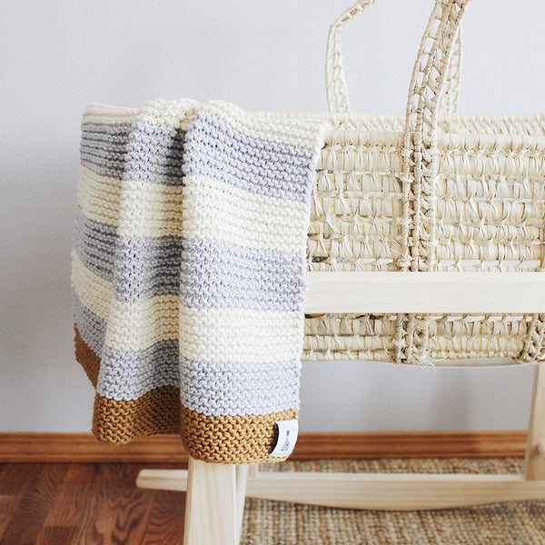Sophie La Girafe Sleepy Blanket Knitting Kit - Stitch & Story
